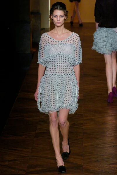Look 25